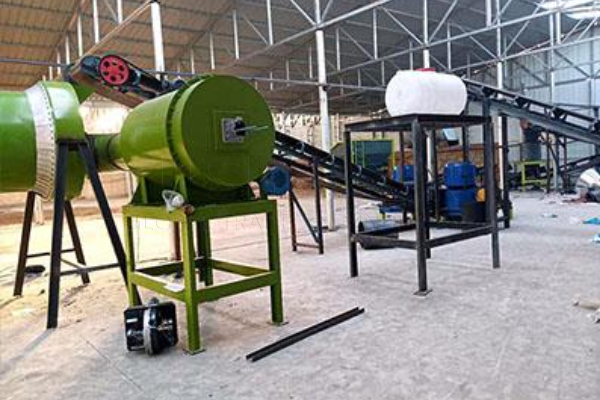 Línea-de-producción-de-peletización-por-extrusión-de-doble-rodillo-de-estiércol-de-cerdo Línea-de-producción-de-peletización-por-extrusión-de-doble-rodillo-de-estiércol-de-cerdo